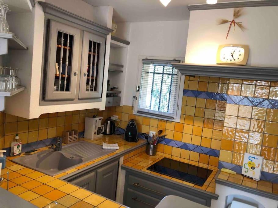 Appartement 60M2 - 2 Chambres A Une Minute Des Plages, Parking Prive Sausset-les-Pins Extérieur photo